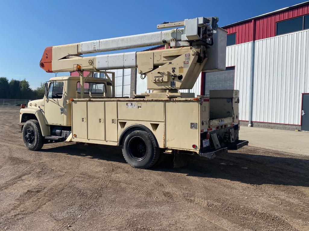 1986 Navistar 1954 Bucket Truck