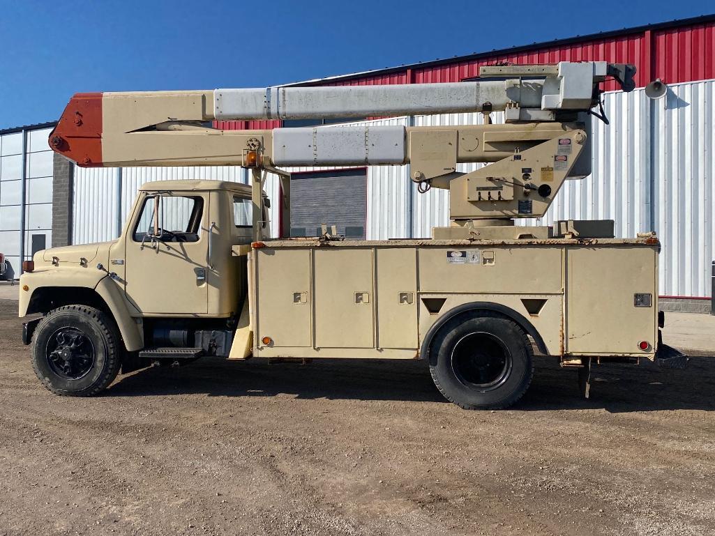 1986 Navistar 1954 Bucket Truck