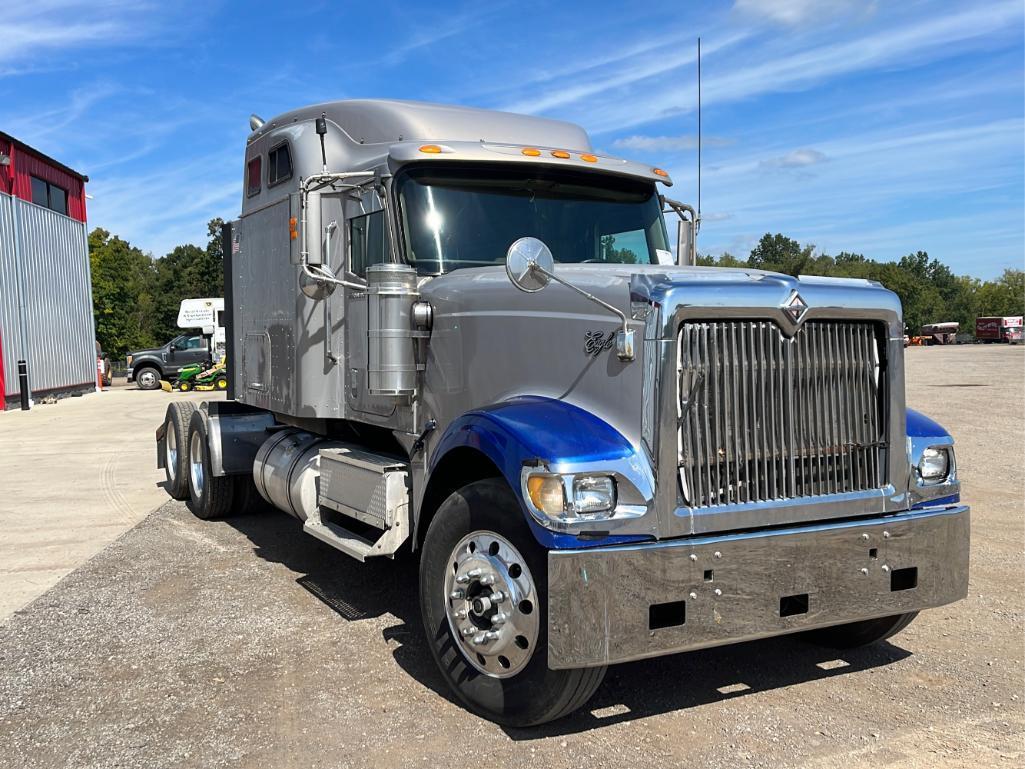 2007 International L9357 Semi Truck