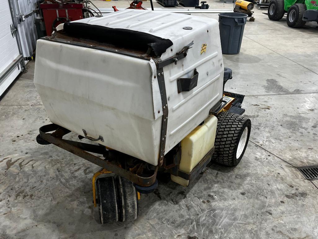 Walker 25hp Mower w/ Walker Turteq Bed Edger