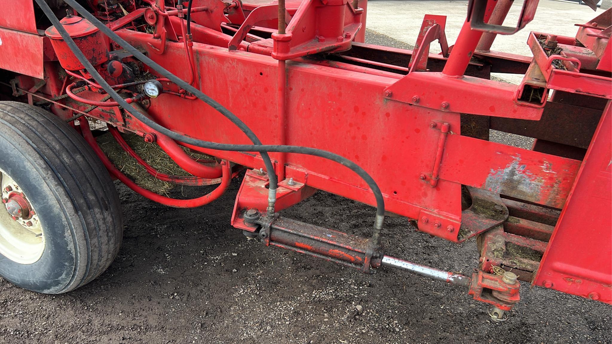 New Holland 315 Small Square Baler