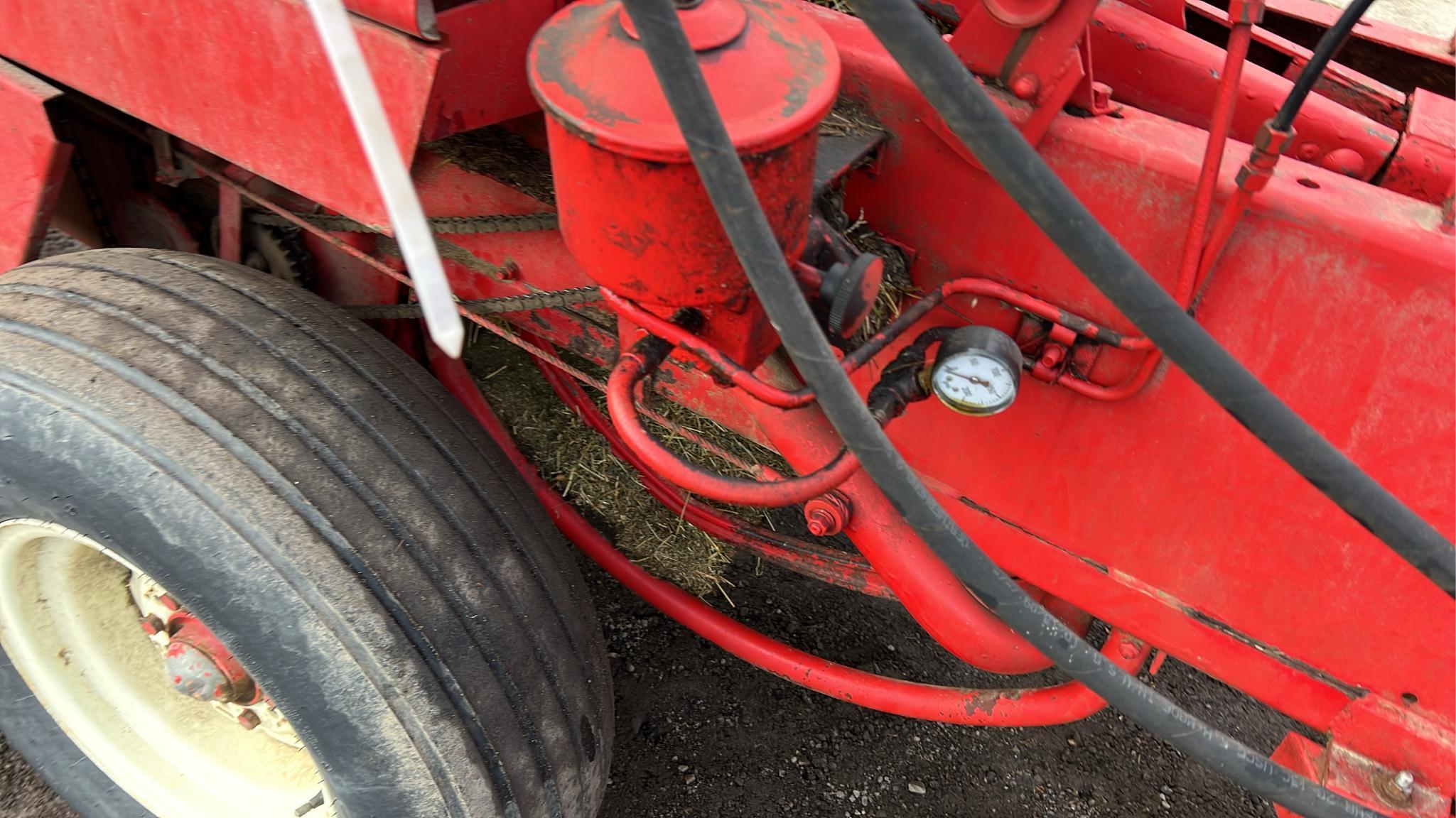 New Holland 315 Small Square Baler