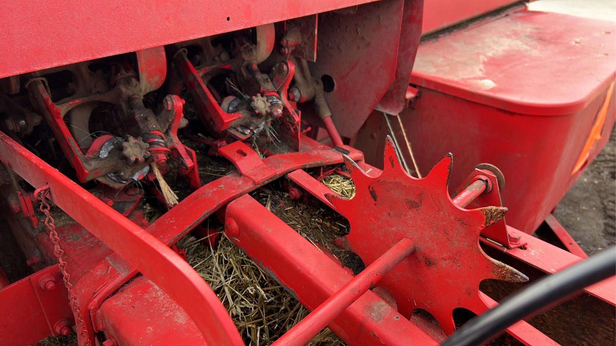 New Holland 315 Small Square Baler