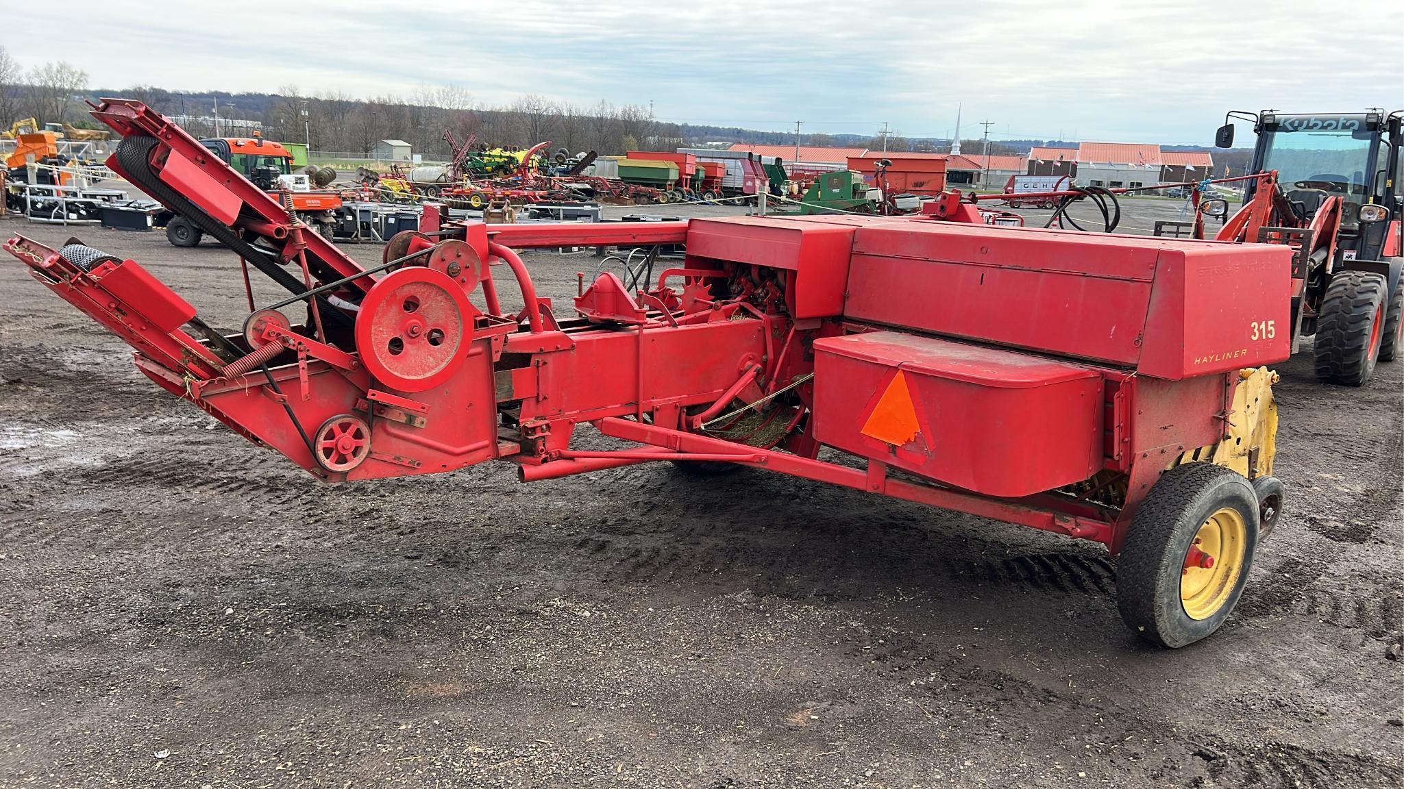 New Holland 315 Small Square Baler