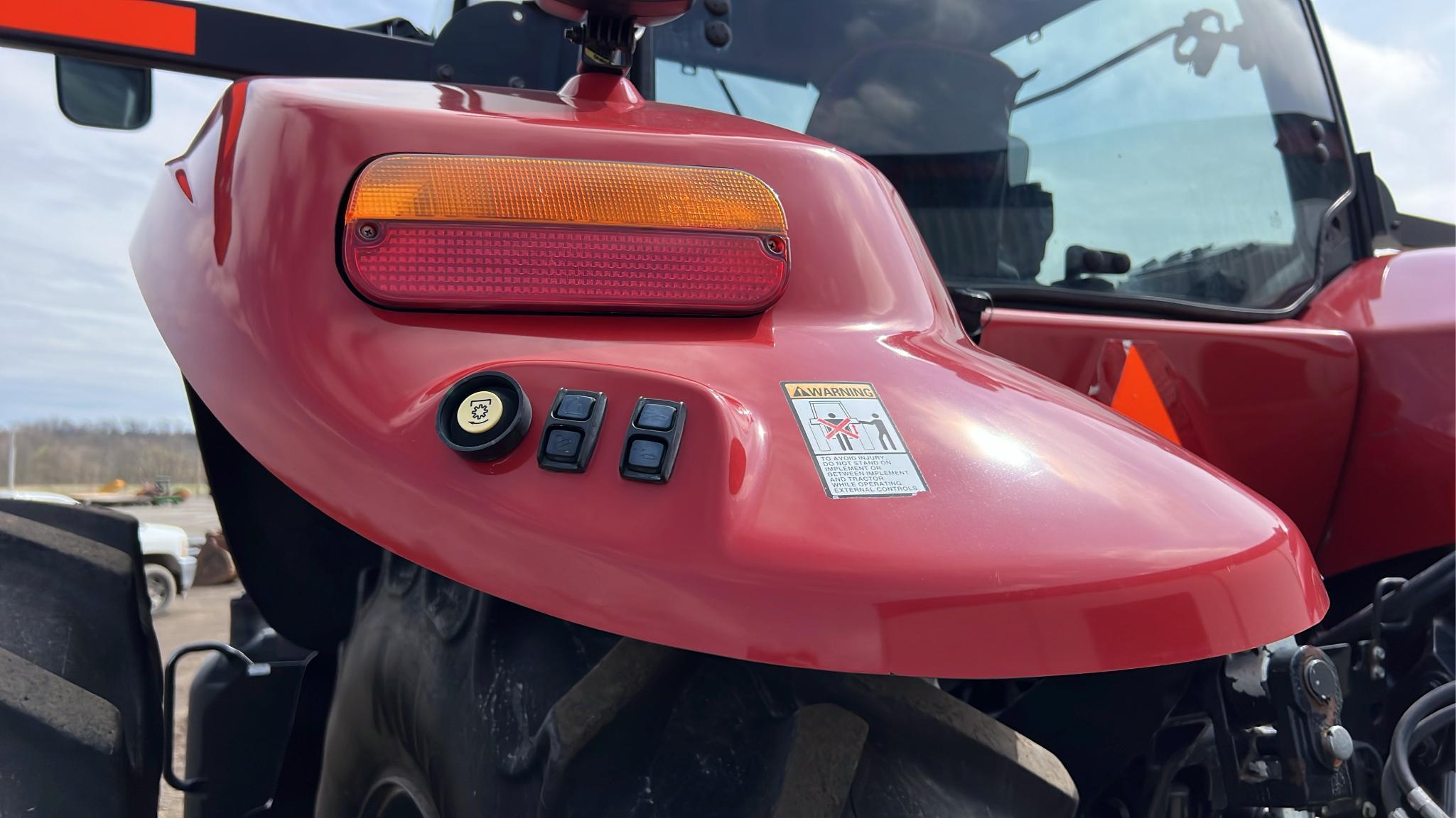 Case IH Magnum 260 MFWD Tractor