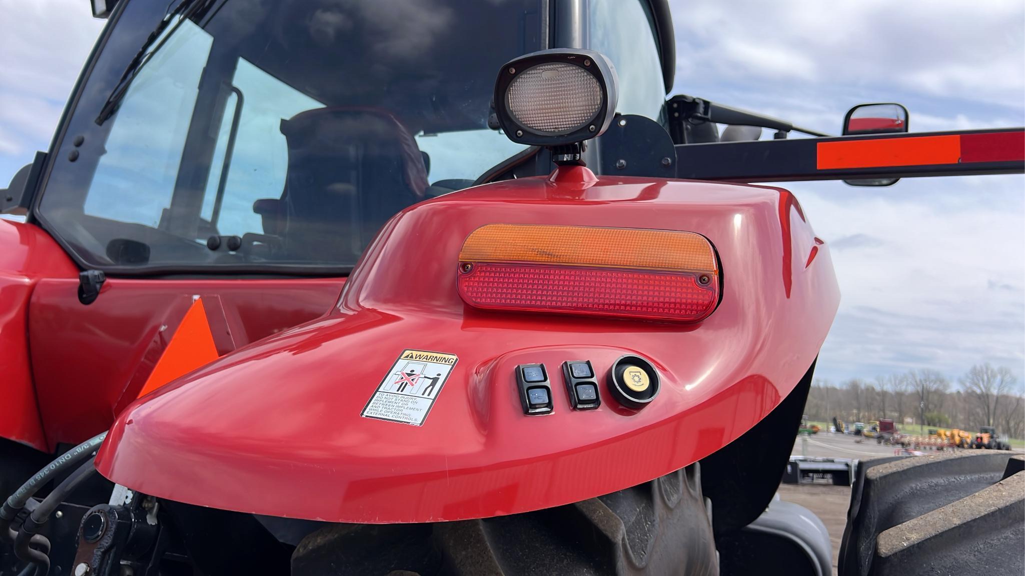 Case IH Magnum 260 MFWD Tractor