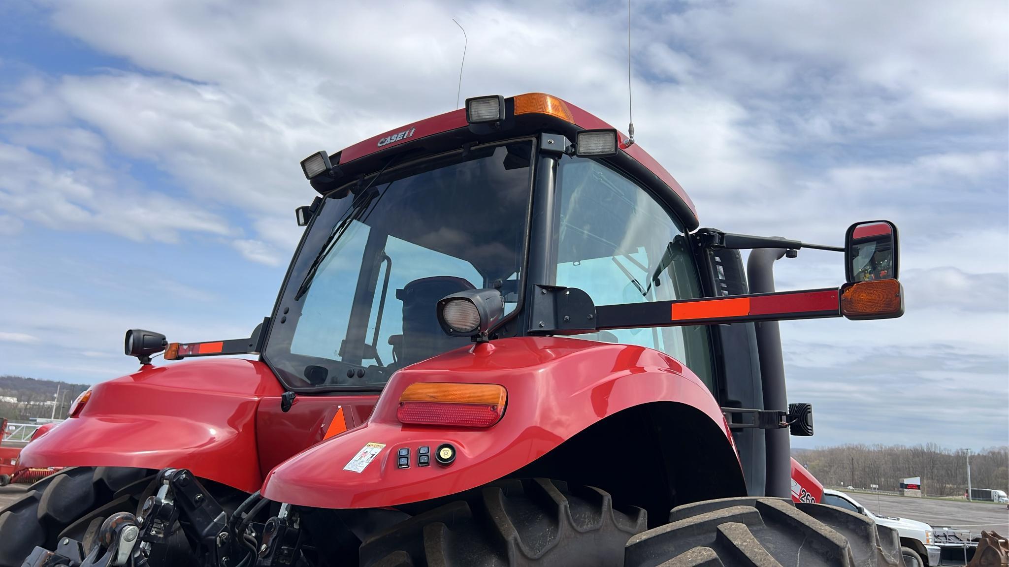 Case IH Magnum 260 MFWD Tractor