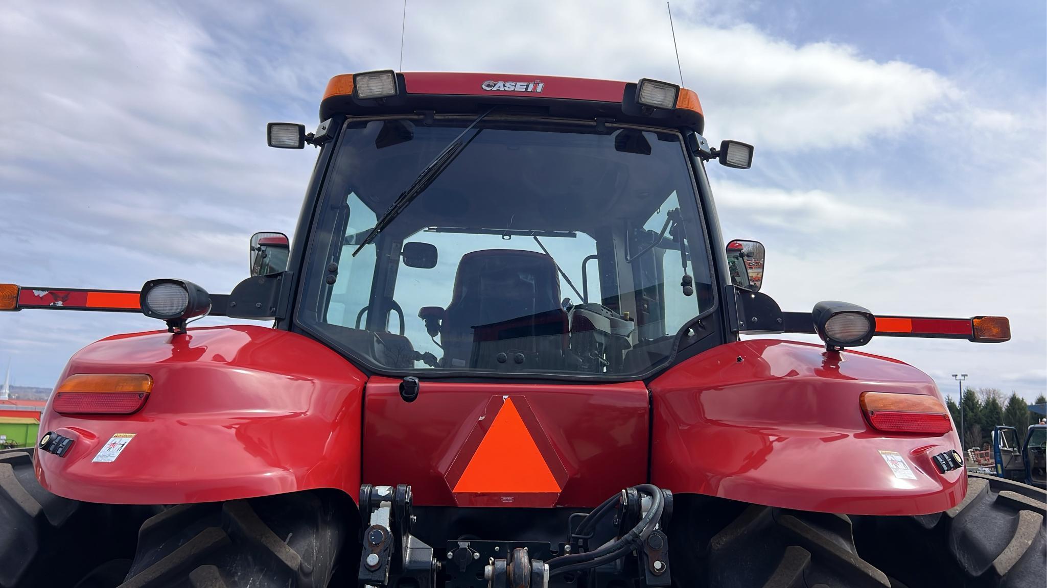 Case IH Magnum 260 MFWD Tractor