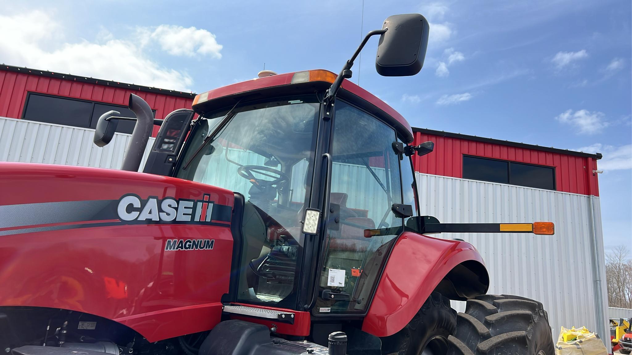 Case IH Magnum 260 MFWD Tractor