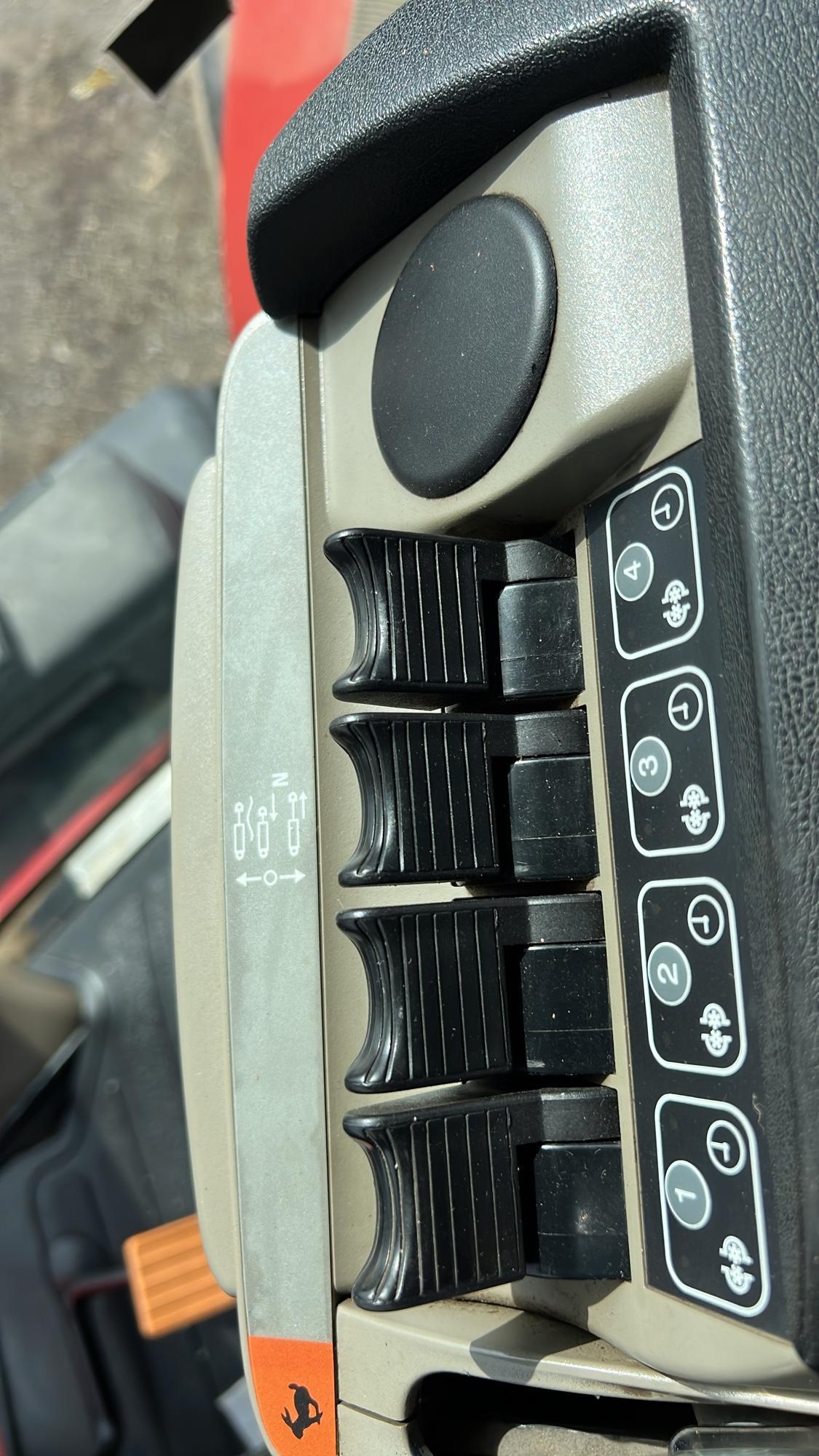 Case IH Magnum 260 MFWD Tractor