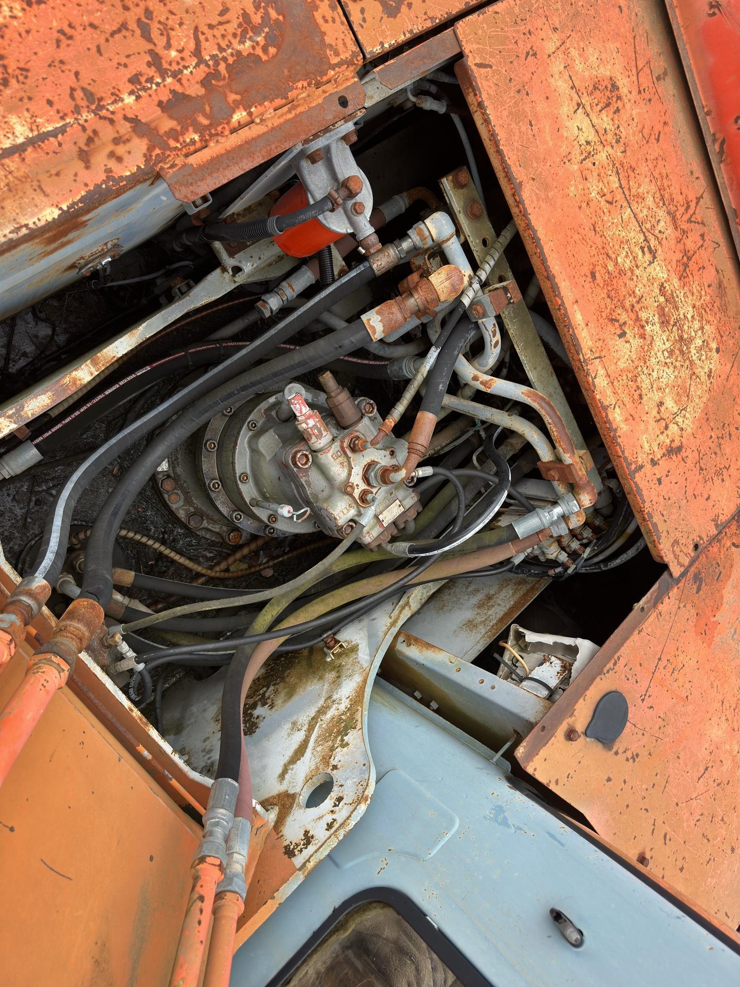 Hitachi EX200 Excavator