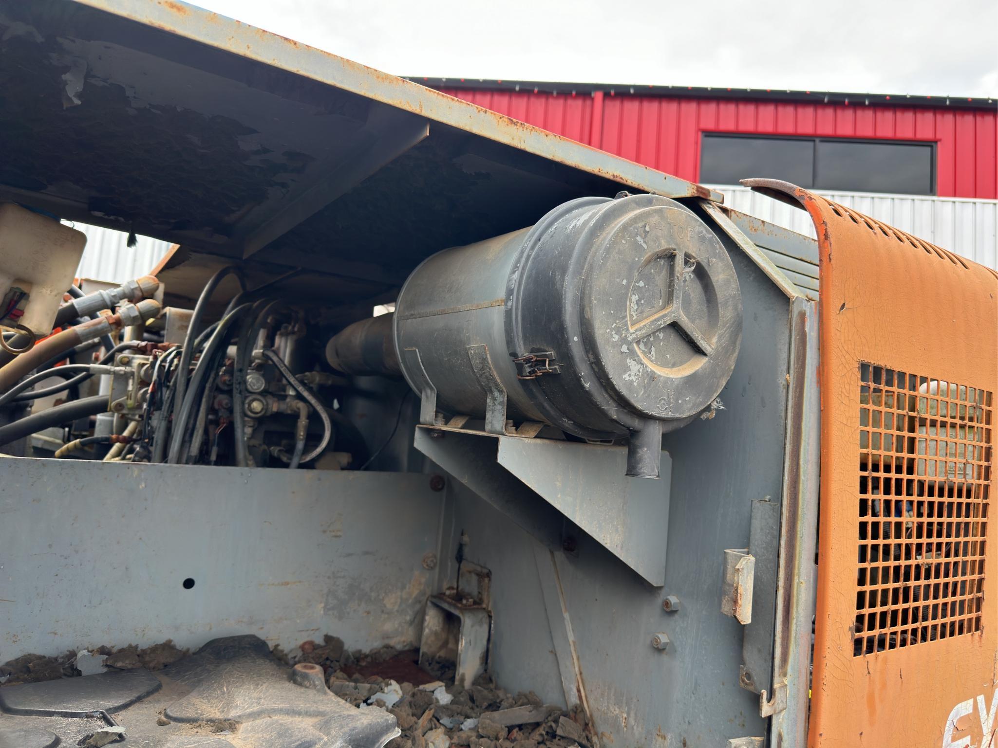 Hitachi EX200 Excavator