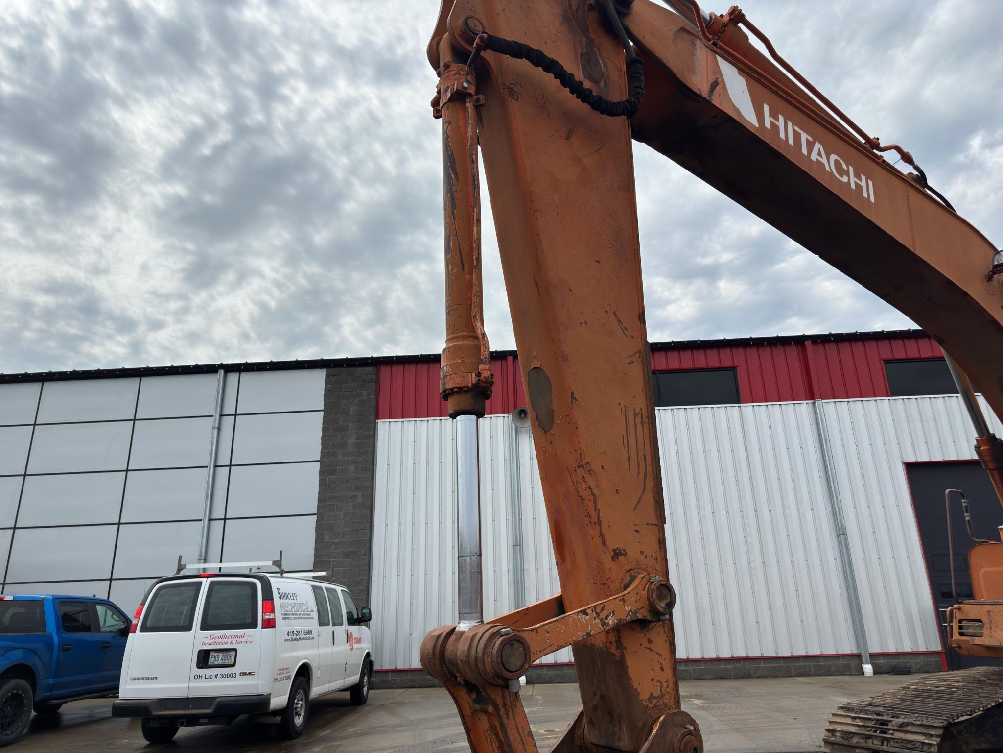 Hitachi EX200 Excavator