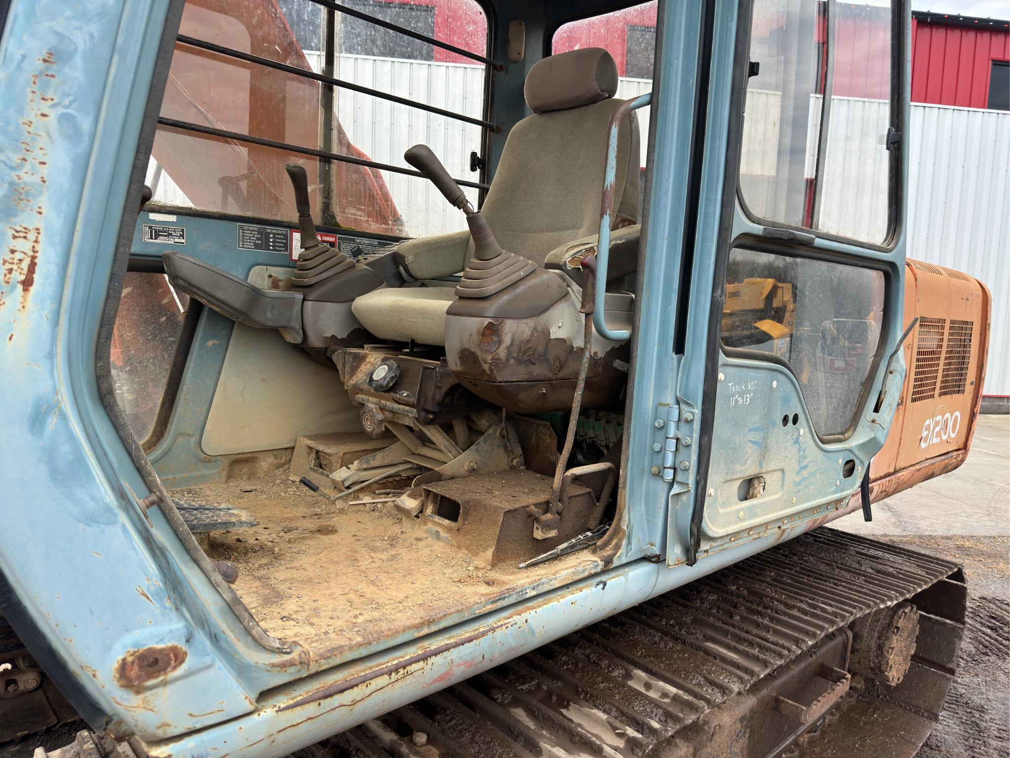 Hitachi EX200 Excavator