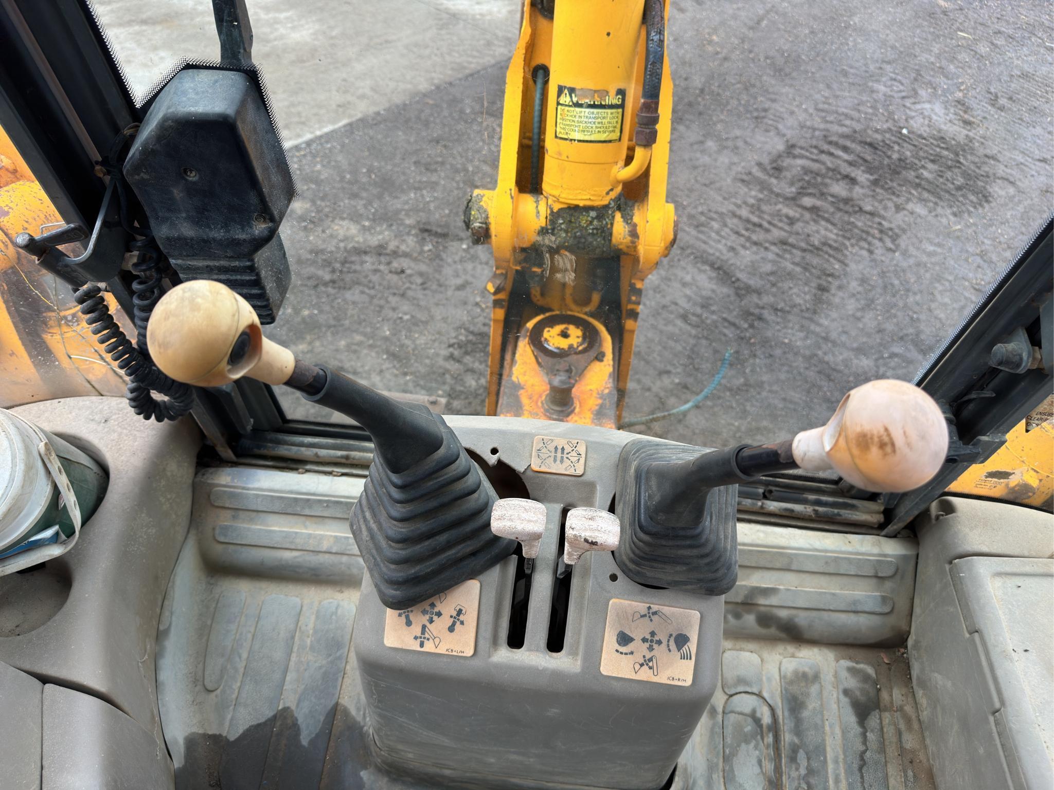 JCB 214 4x4 Backhoe