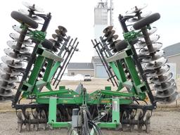 John Deere 650 32' Tandem Disk
