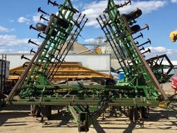 John Deere 960 Field Cultivator