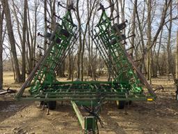 John Deere 960 Field Cultivator