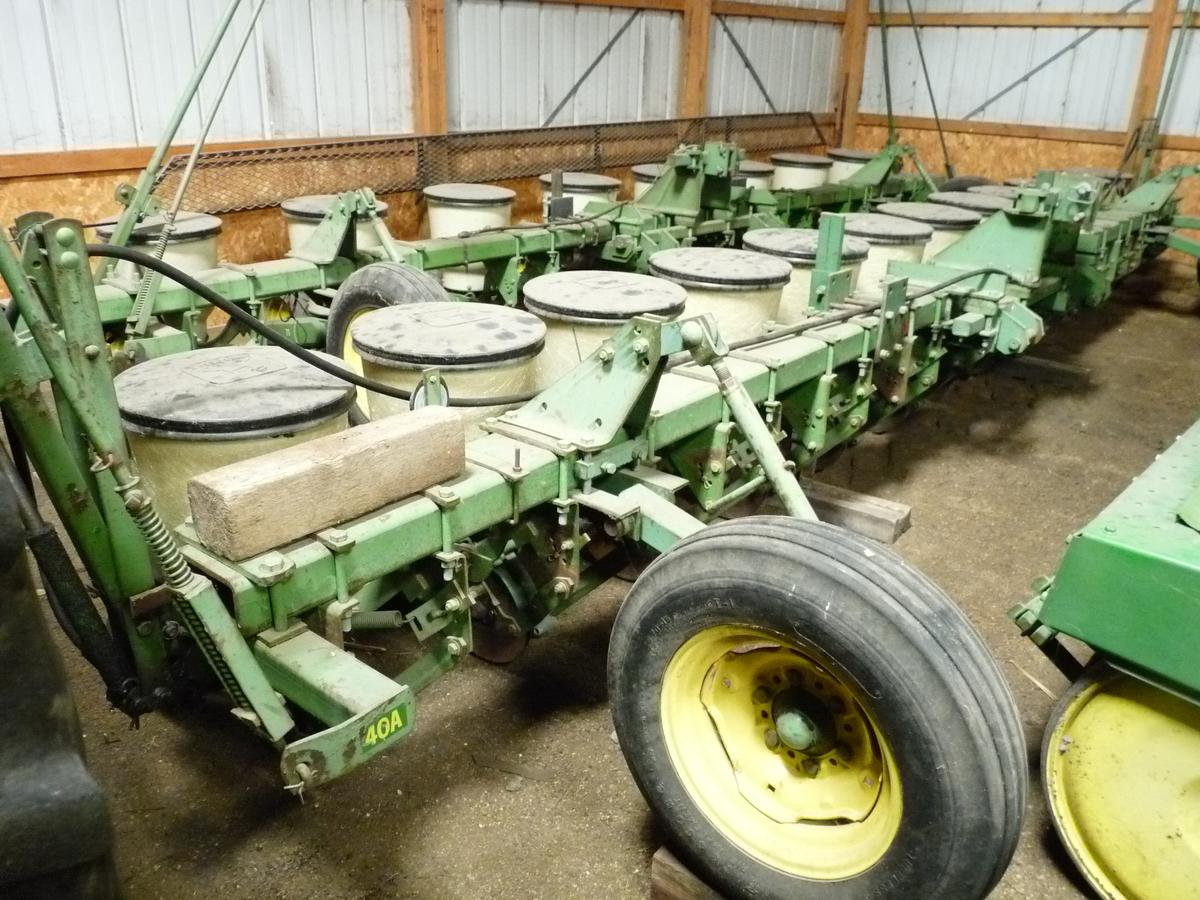 John Deere 71 12 Row 22" Flex Planter