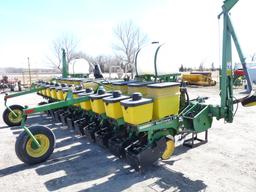 JD #7300 12-22" Vacuum Planter