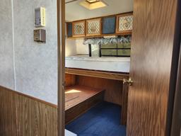 '95 Four Winns 35' Camper Trlr.