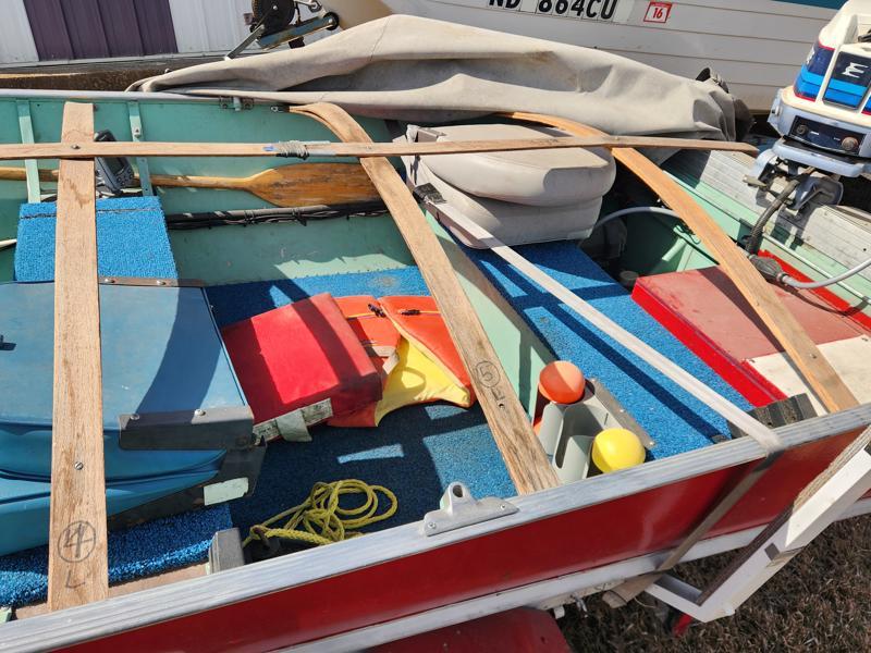 Lund 14' Alum. Boat w/25 HP. Elec. Start
