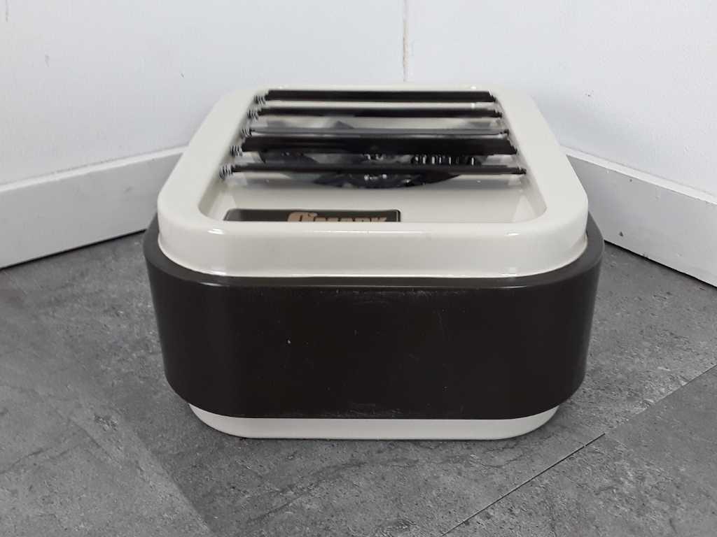 QMARK ROOM HEATER