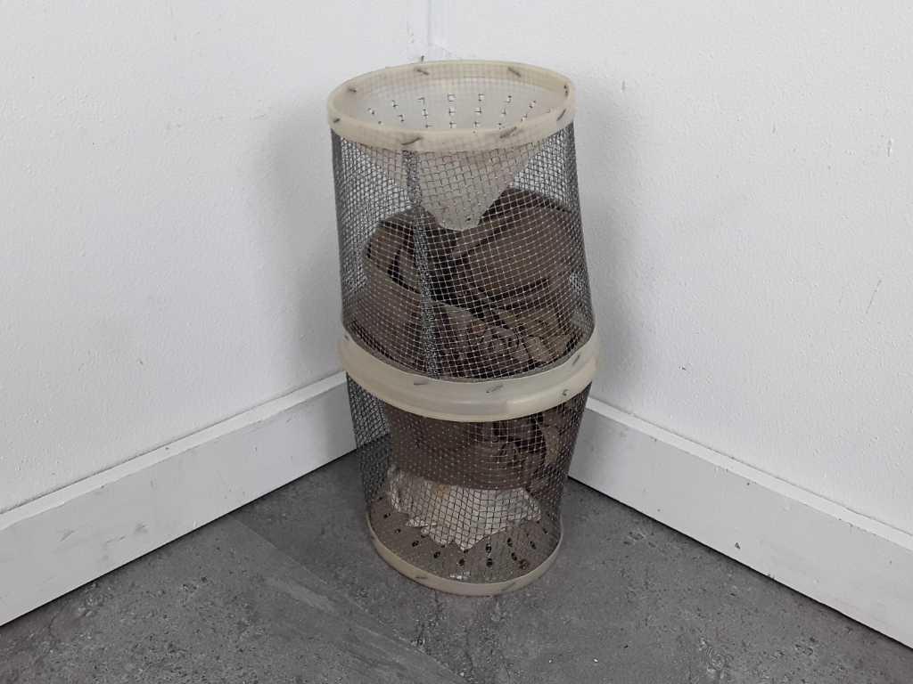 FISH OR MINNOW TRAP - INCLUDES FISH NET