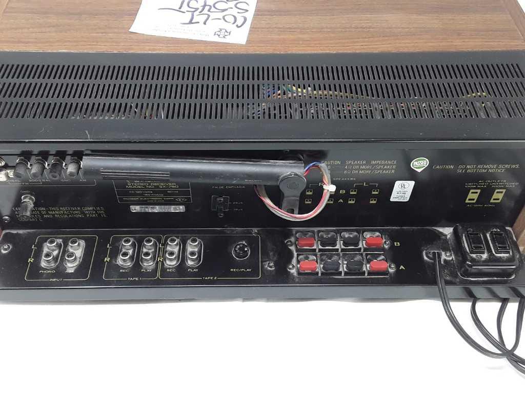 PIONEER SEREO RECEIVER MODEL SX- 750