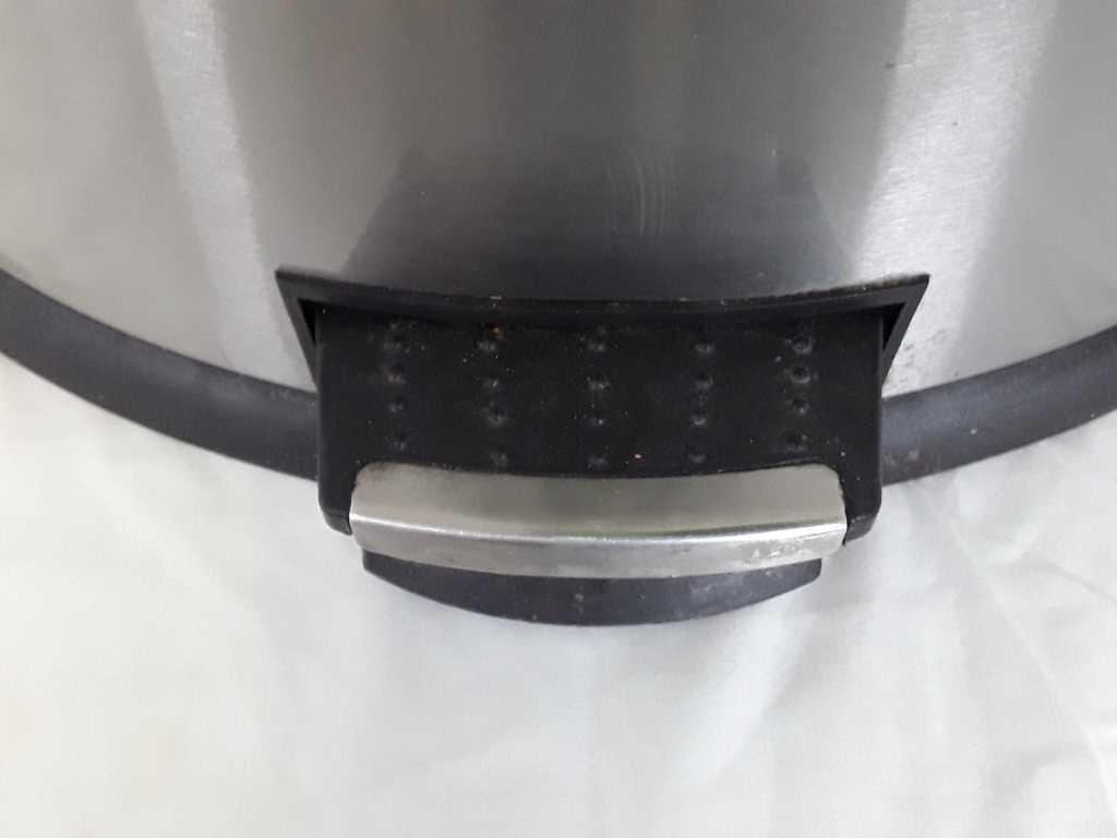 Stainless Steel Trash Can with Foot Pedal
