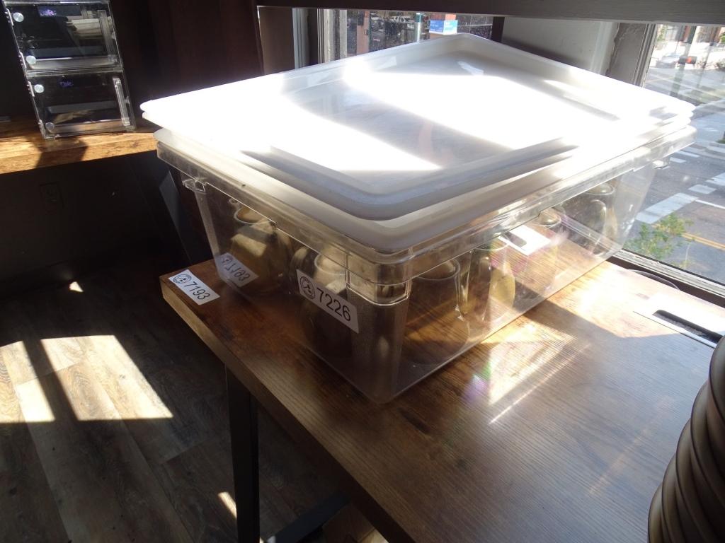 FOOD STORAGE CONTAINER WITH COFFEE CUPS & TEA POTS