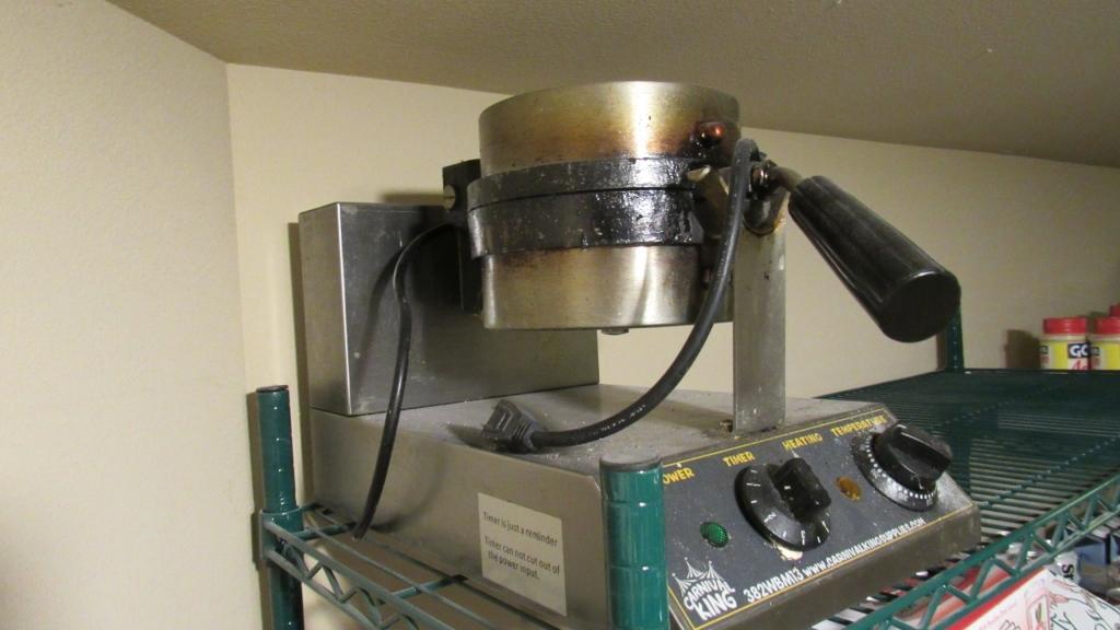 CARNIVAL KING WAFFLE MAKER.