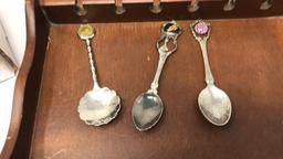 20+) COPPER DECOR SPOONS, DISPLAY RACK, MORE