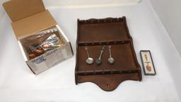 20+) COPPER DECOR SPOONS, DISPLAY RACK, MORE