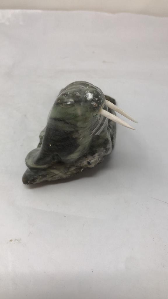 CARVED QUARTZ STONE WALRUS FIGURINE