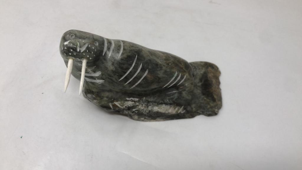 CARVED QUARTZ STONE WALRUS FIGURINE