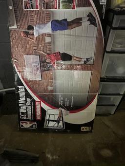 NEW IN BOX WALL MOUNTED BASKETBALL HOOP