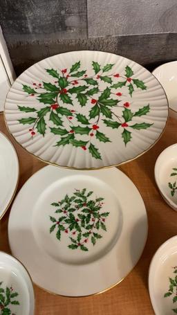 LENOX GOLD TRIM "HOLIDAY" DISHES