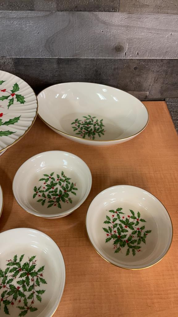 LENOX GOLD TRIM "HOLIDAY" DISHES