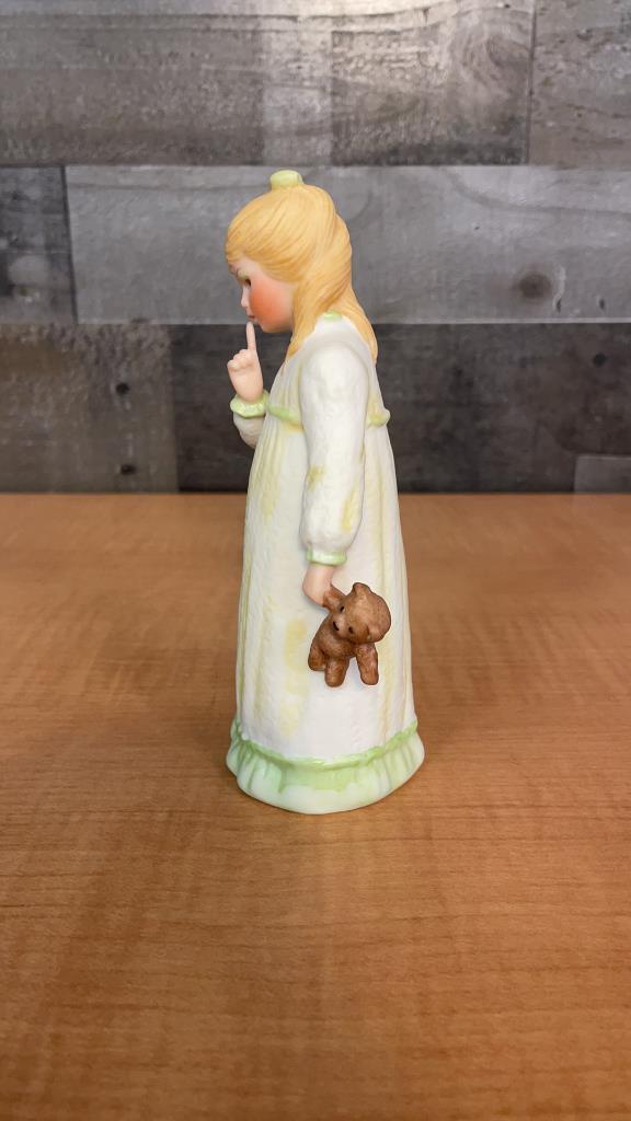 GOEBEL COLLECTOR'S CLUB "HUSH-A-BYE" FIGURINE