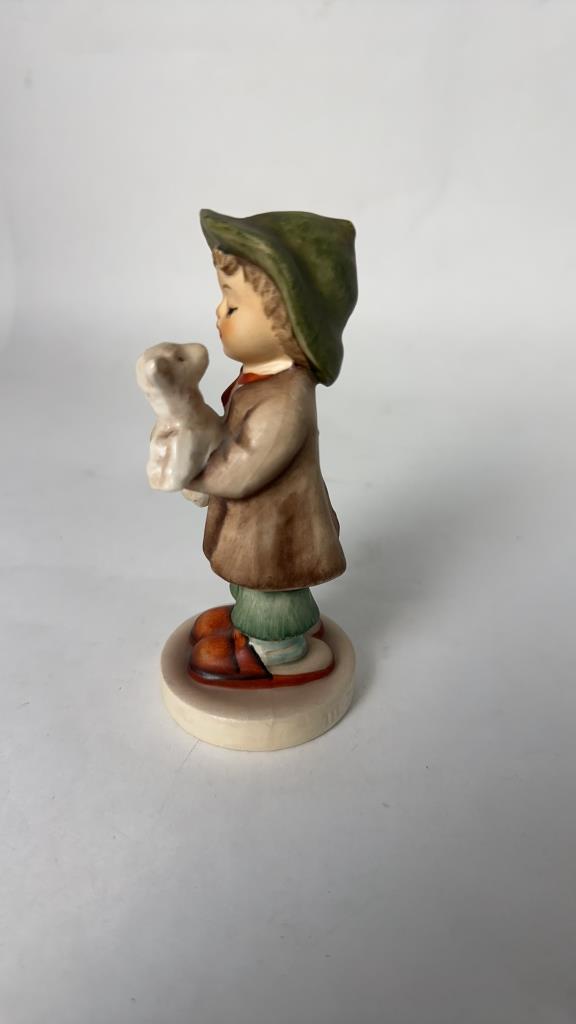 M.I. HUMMEL FIGURINE " THE LOST SHEEP"