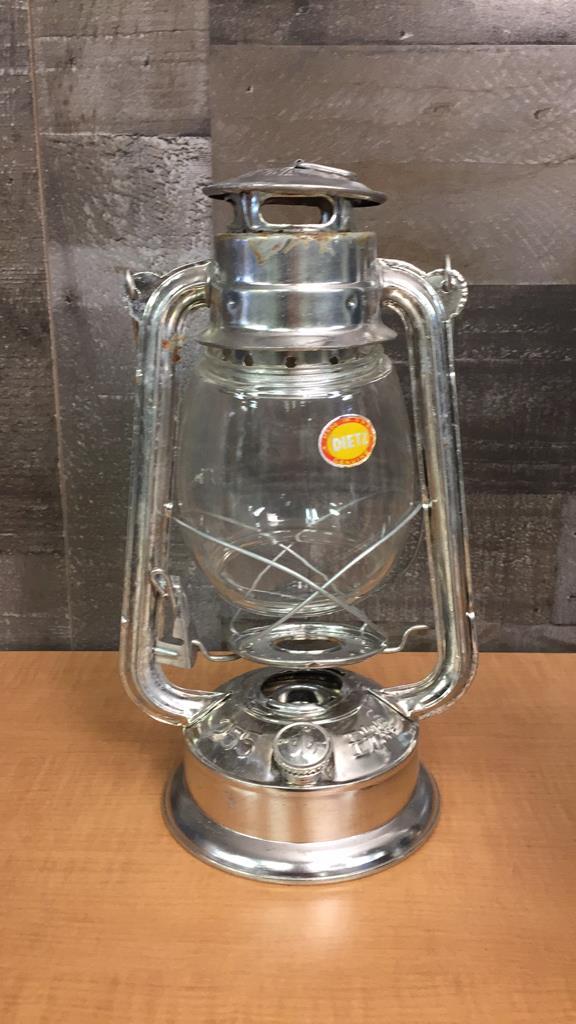 VTG KEROSENE LANTERNS & RAILROAD LANTERN