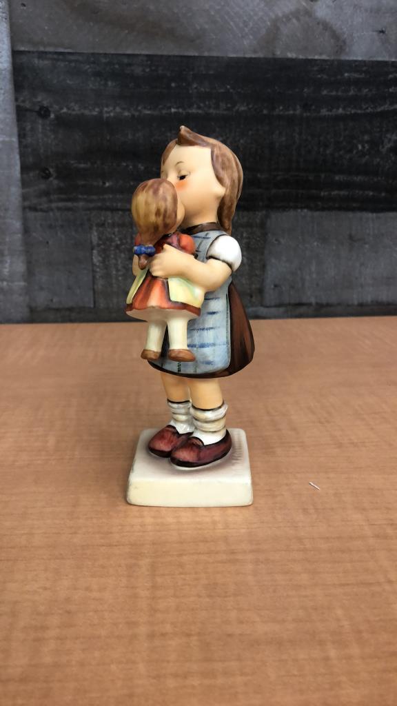 M.I. HUMMEL FIGURINE "KISS ME!"