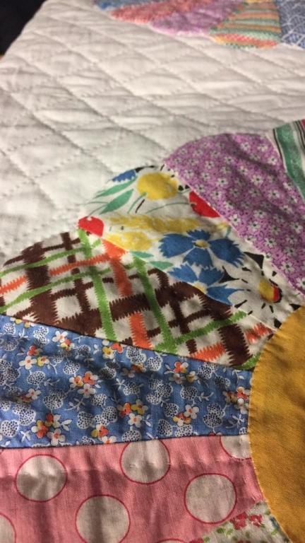 FLOWER DESIGN PATCHWORK QUILT