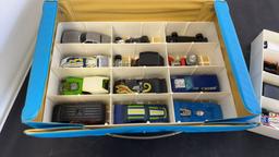 24 HOT WHEELS CARS IN COLLECTOR'S CASE