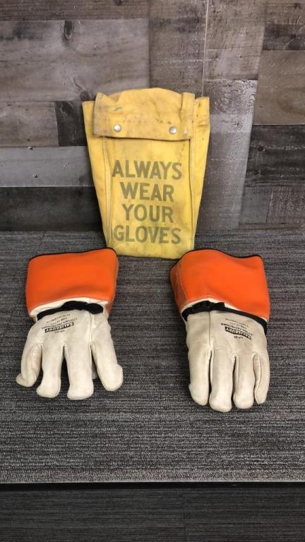 SALISBURY WELDING GLOVES & MILLER EQUIPMENT BAG