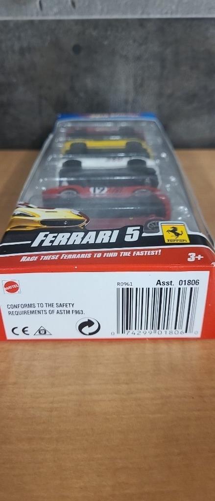 HOT WHEELS "FEARRARI 5" MULTI-CAR PACK