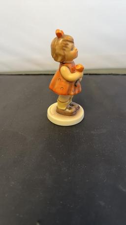 M.I. HUMMEL FIGURINE "ROSES ARE RED" FIRST ISSUE