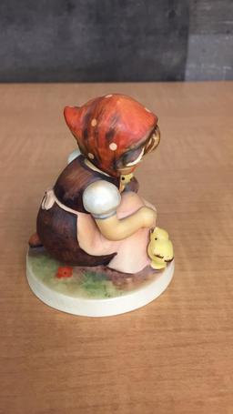 M.I. HUMMEL FIGURINE "CHICK GIRL"