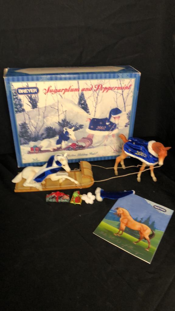 BREYER HORSE FIGURINE "SUGARPLUM AND PEPPERMINT"